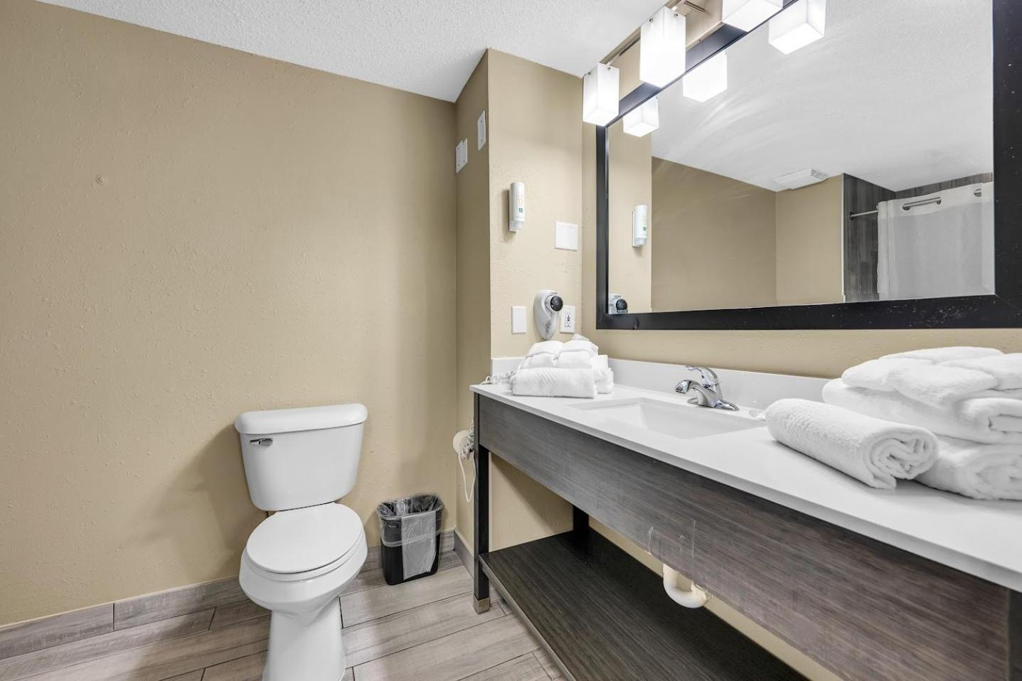 Quality Inn Roseville-Detroit North Eksteriør billede